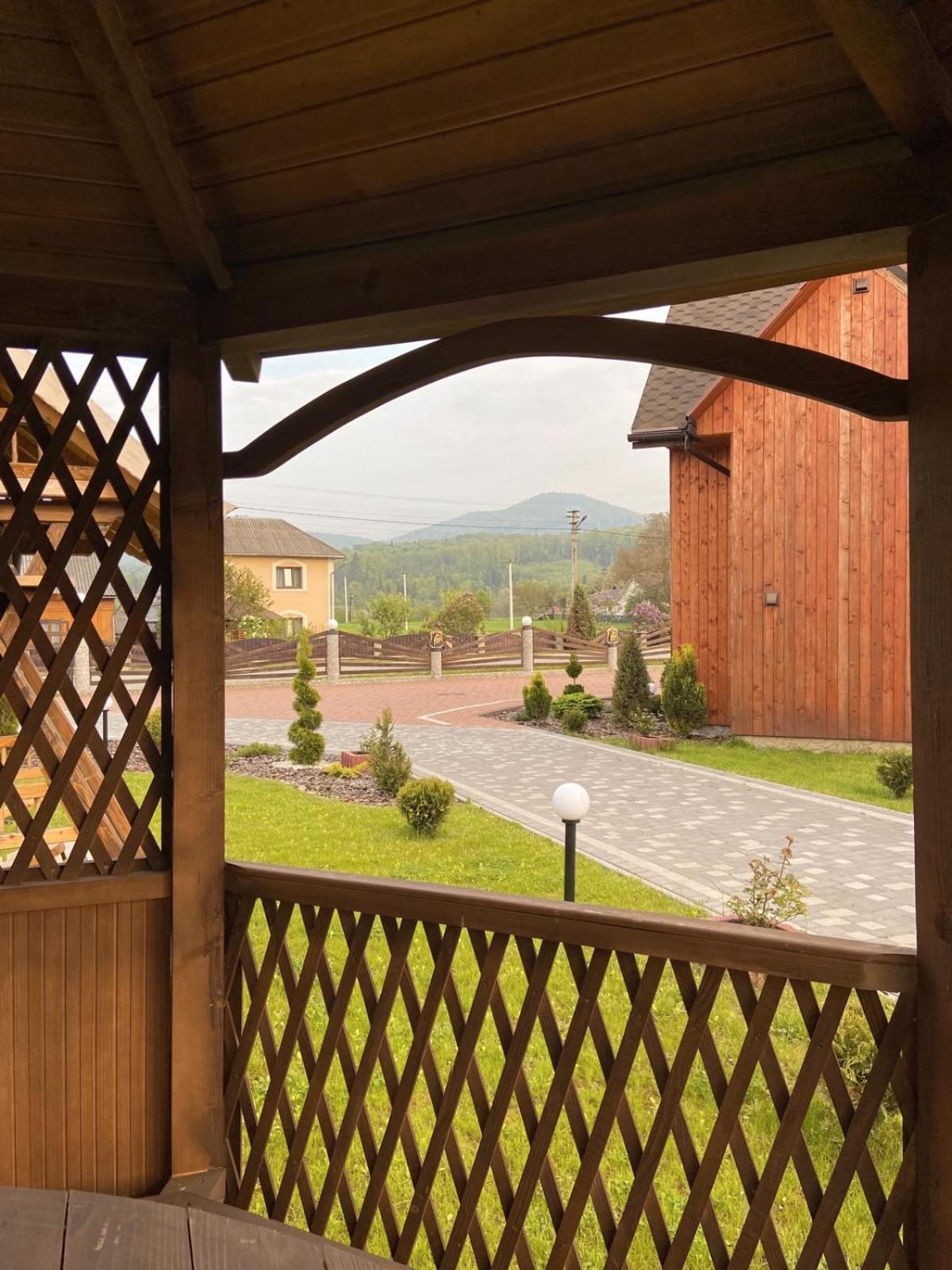 Four Seasons In Carpathians Hotell Migovo Exteriör bild